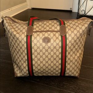 Gucci XL Tote Bag with Green and Red Stripe Handles. Excellent condition.